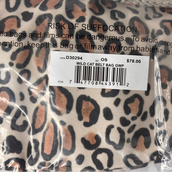 NEW BRIGHTON Wild Cat Leopard Crossbody Belt Bag Fanny Back Casual Sporty - Picture 3 of 6